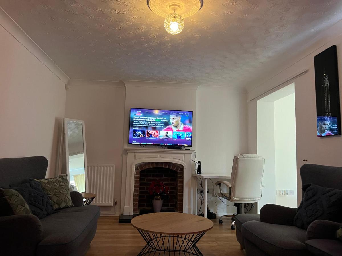 Entire -4 Bedrooms Detached House With Driveway Nottingham Exterior foto